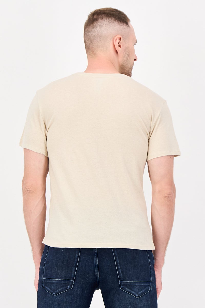 Frye تي شيرت رجالي بأكمام قصيرة وياقة دائرية بشعار العلامة التجارية، متعدد الألوان - Image 5